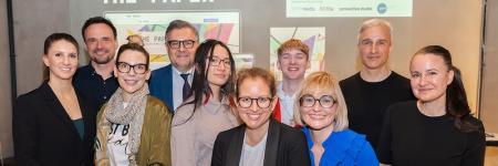 Präsentation »THE PAPER« in der CUPRA City Garage: Klara Fuchs, Peter Hrubi, Verena Pelikan, Michael Straberger, Fuyaozi Wand, Rut Morawetz, Marvin Teufl, Gisela Geweßler, Martin Distl, Yvonne Haider-Lenz © MATABIAgency Präsentation »THE PAPER« in der CUPRA City Garage: Klara Fuchs, Peter Hrubi, Verena Pelikan, Michael Straberger, Fuyaozi Wand, Rut Morawetz, Marvin Teufl, Gisela Geweßler, Martin Distl, Yvonne Haider-Lenz © MATABIAgency